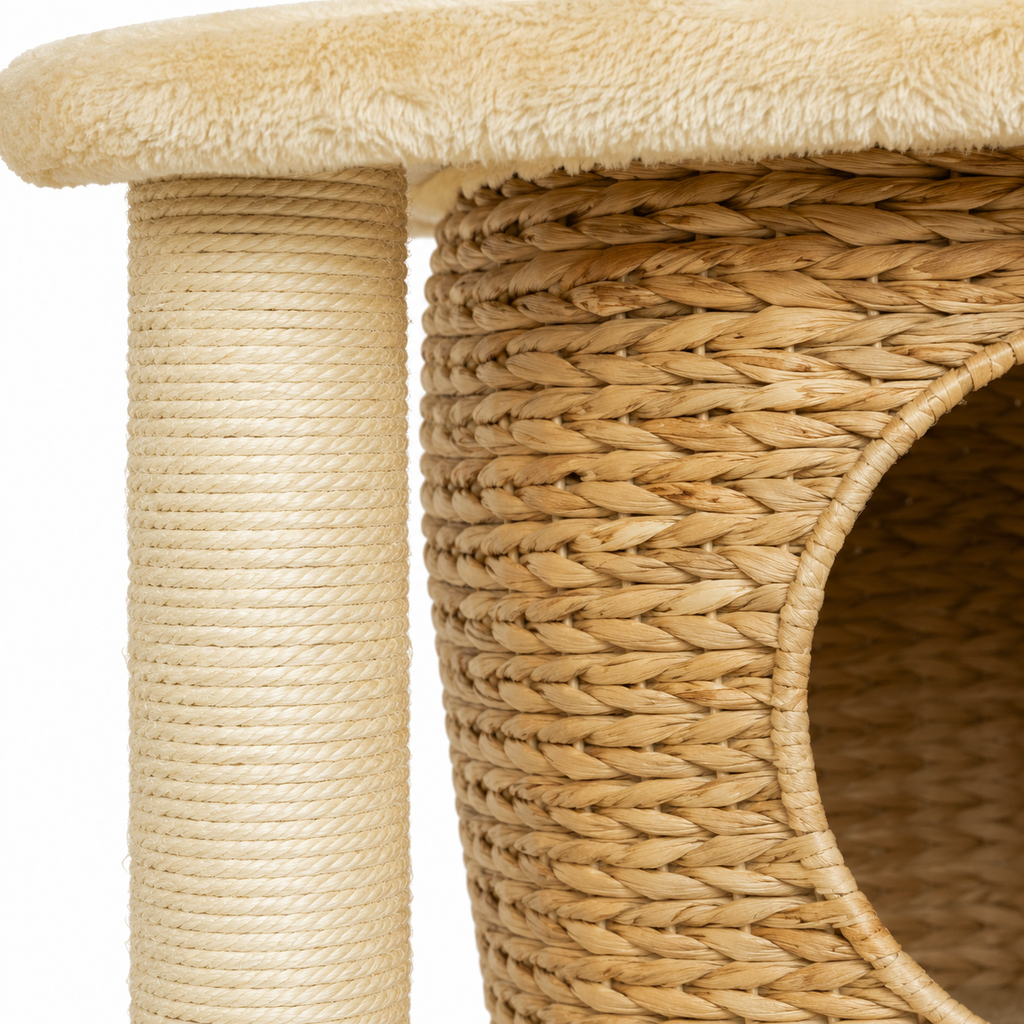 Gros plan corde sisal naturel et rotin tressé arbre à chat beige - Aristochat