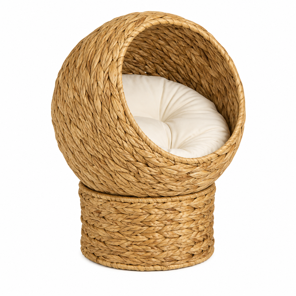Corbeille grotte chat jacinthe eau tressée main brun naturel coussin blanc fond blanc - Aristochat
